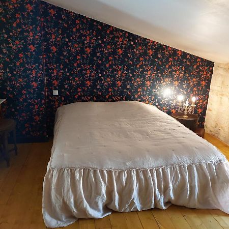 L'Appartement De La Maison Bleue Villereal Bagian luar foto