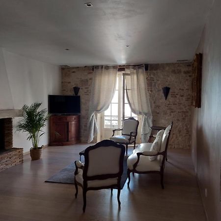 L'Appartement De La Maison Bleue Villereal Bagian luar foto