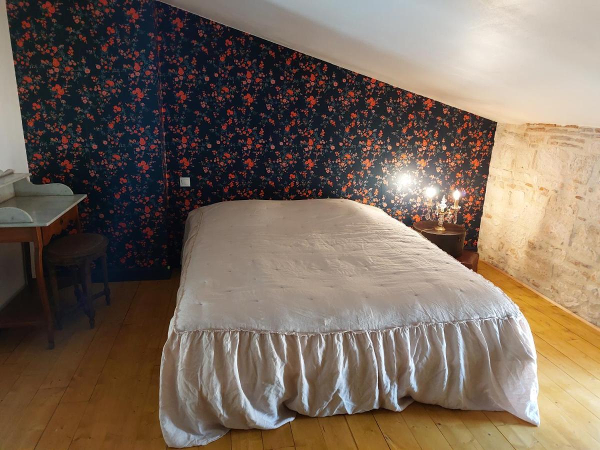 L'Appartement De La Maison Bleue Villereal Bagian luar foto